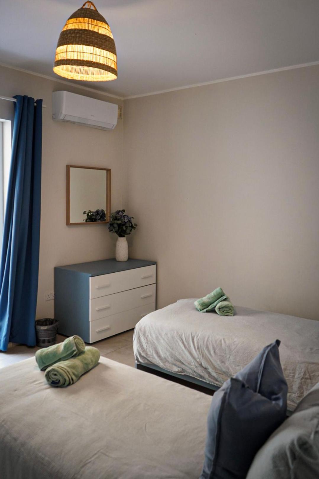 Apartment Lovely Next To Bus Terminus