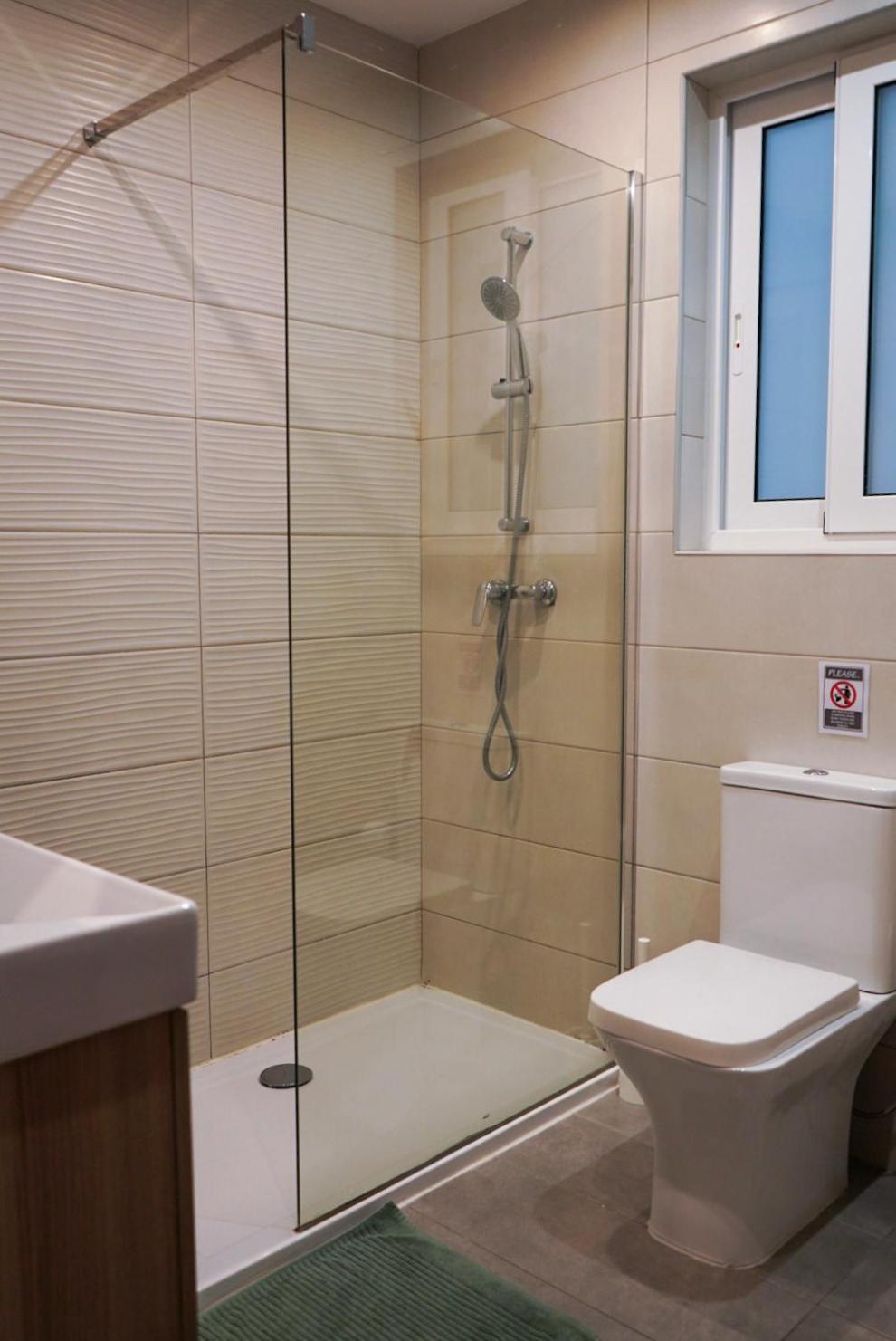 Apartment Lovely Next To Bus Terminus